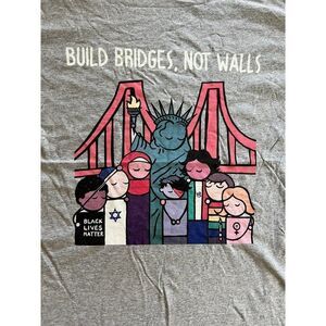 Brand New Build Bridges Not Walls Grey Short Sleeve Tshirt For Women Size XL‎